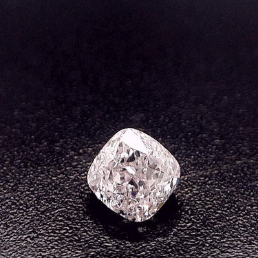 0.41ct Cushion modified Natural Diamond (Faint Pink, Clarity VS1, GIA)